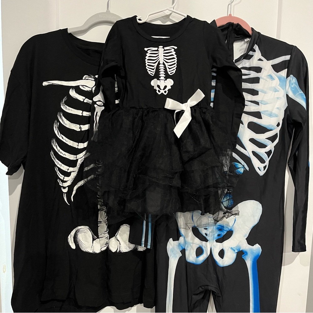 Family skeleton Halloween costumes
